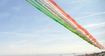 Dreifarbige Pfeile in Jesolo